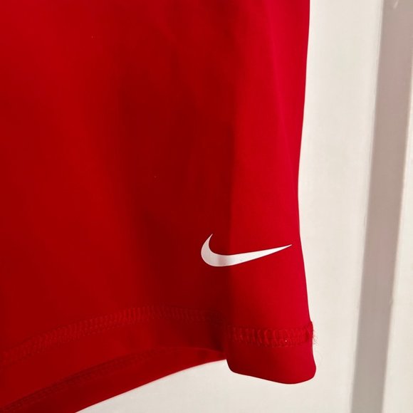 BNWT Women’s Red Nike Pro Dri Fit Training Shorts in Size XL - Picture 3 of 12